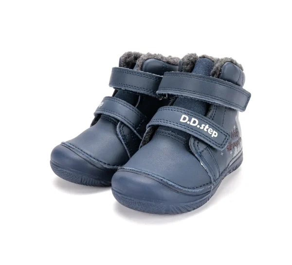 W082 62555AMarine06 900x